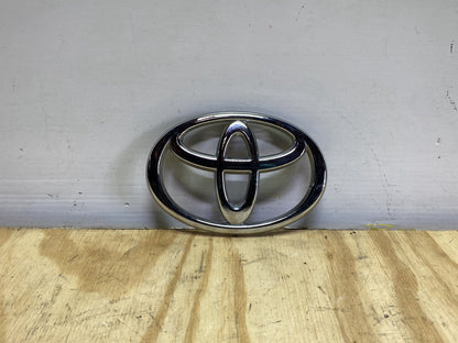 2007 Toyota Hilux - Front Badge