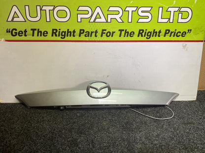2013 Mazda Premacy - Tailgate Upper Garnish