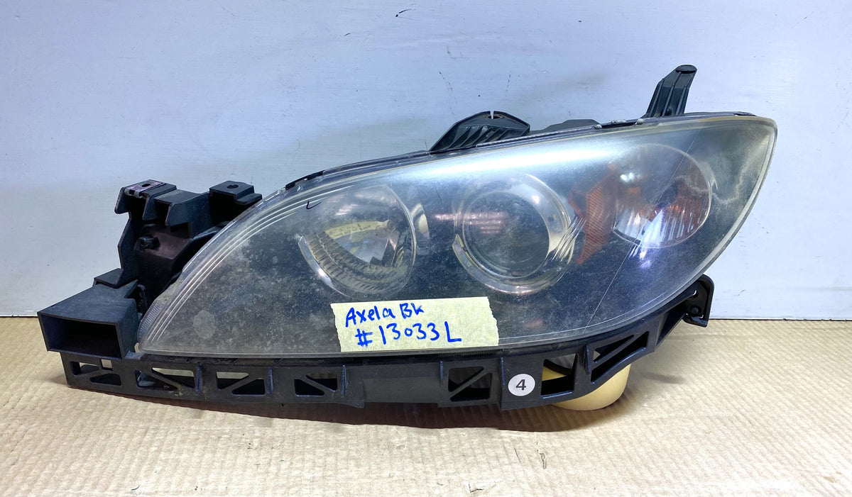 2006 Mazda Axela BK - Left Headlight Manual Adjust/ Non Hid/ P2690