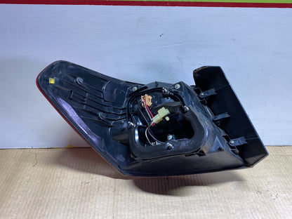2014 Subaru Legacy BMM - Right Taillight PN: Koito 220-20068