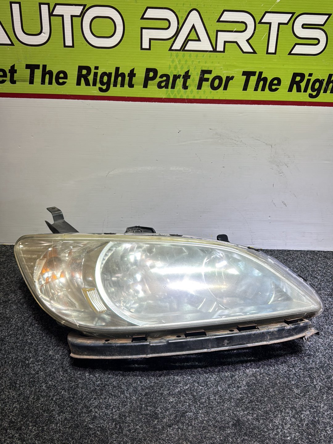 2004 Honda Civic - Right Headlight PN: STANLEY P3703