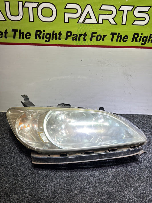 2004 Honda Civic - Right Headlight PN: STANLEY P3703