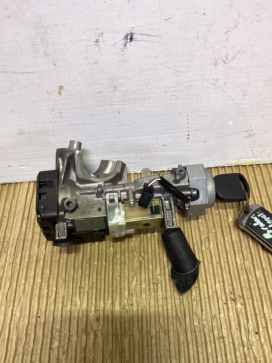 2008 Nissan Dualis KJ10- Ignition Barrel PN: see photos