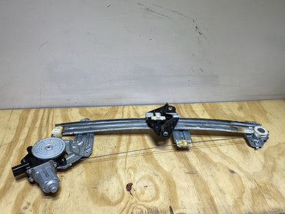 2010 Honda Fit GE6 - Right Front Window Regulator/Motor