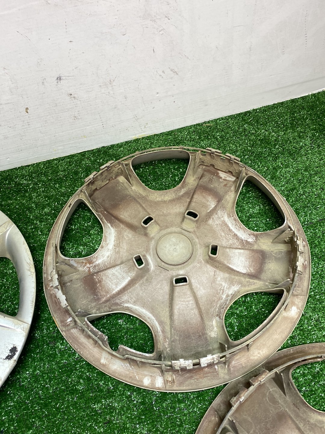 2002 Used Toyota Caldina - Wheel Cover/Hub Cap PN: Size 15