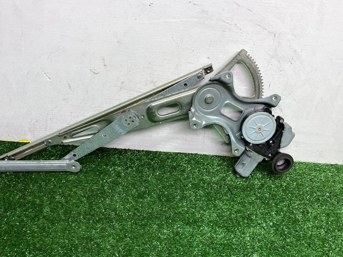 Jul 2009 to Dec 2015 - Used Toyota Prius ZVW30R - Right Rear Window Regulator/Motor - Power