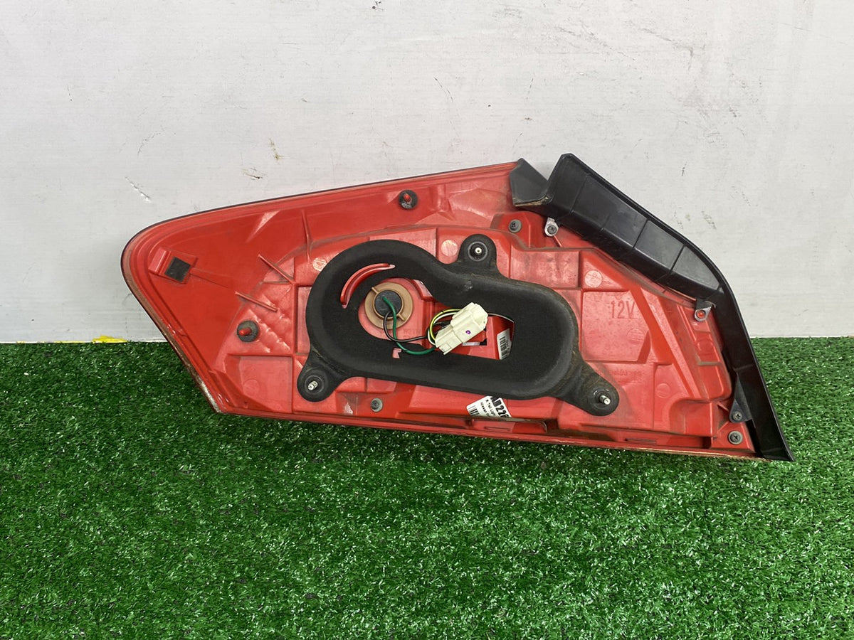 2007 Nissan Skyline - Right Taillight PN: 1090037