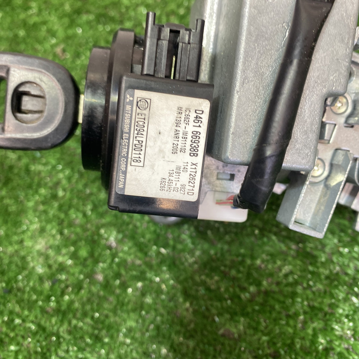 2009 Mazda Verisa - Ignition Switch Key PN: SL-38/ D4Y17629XF02
