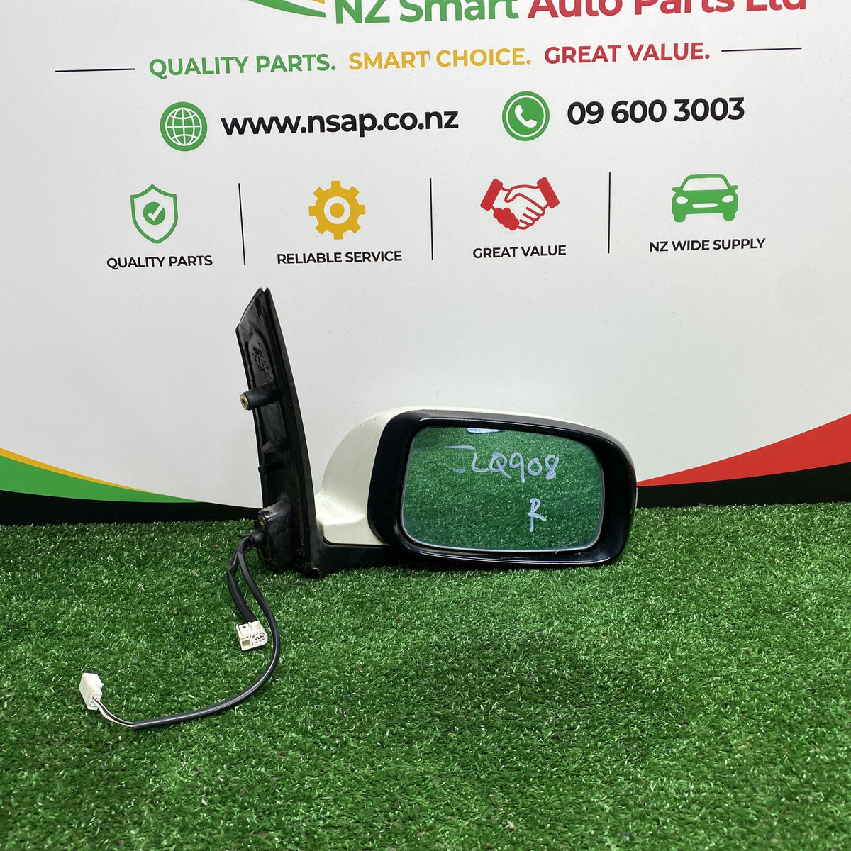 2006 Used Toyota Wish - Right Door Mirror PN: 2 Plugs 7 Wires