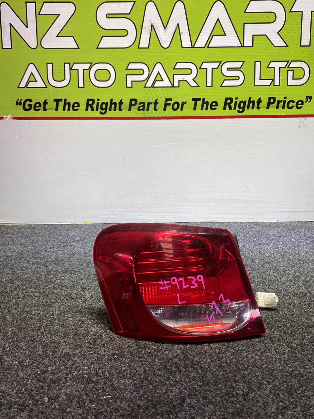 2006 Lexus GS450h - Left Taillight PN: KOITO 30-325