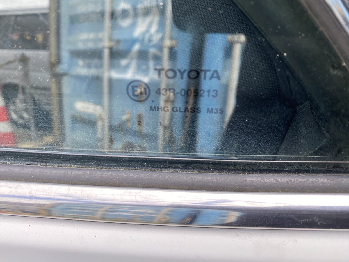 2016 Toyota Camry Hybrid H Dismantling For Parts