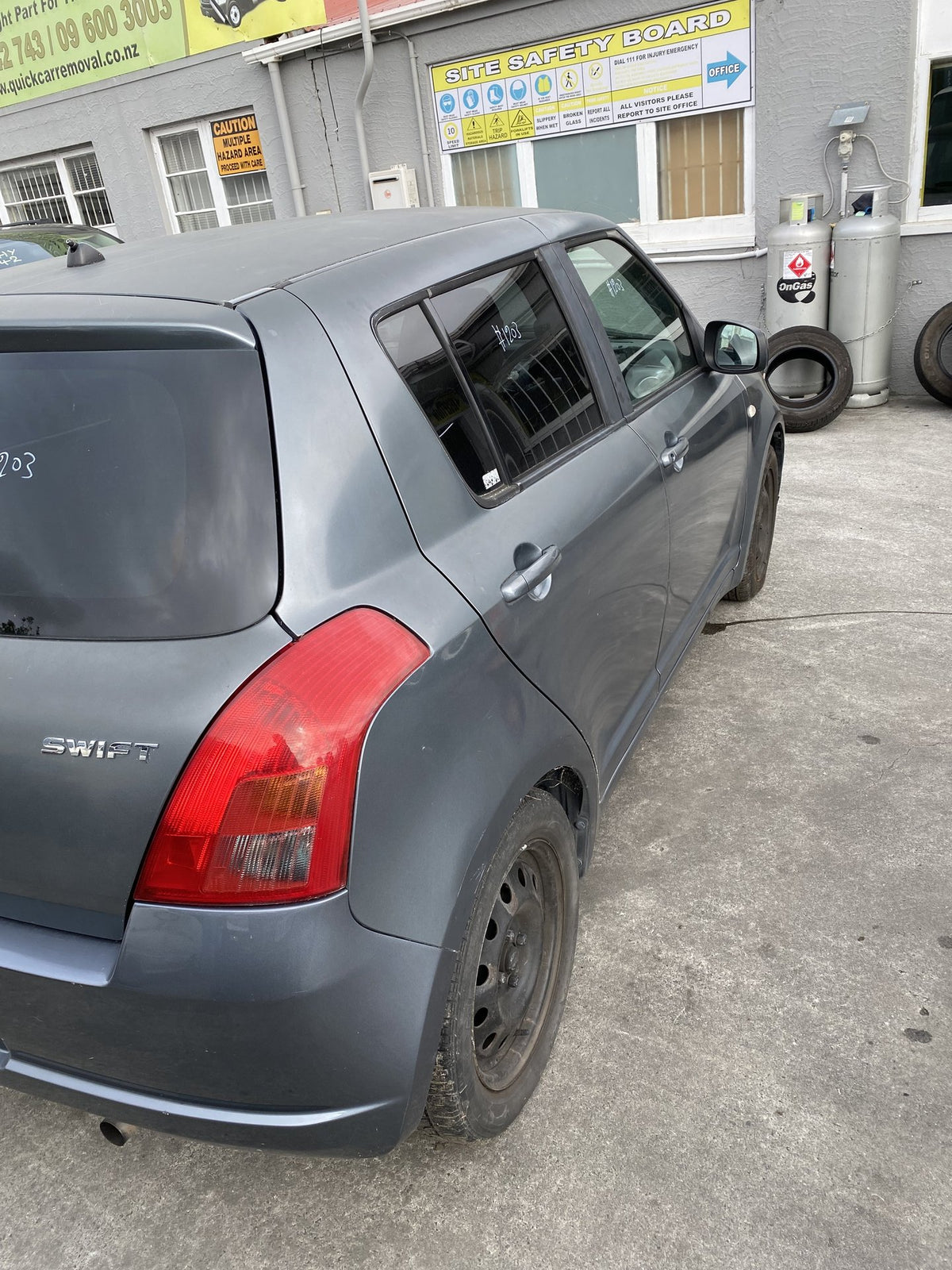 2005 Suzuki Swift ZC11S Dismantling For Parts