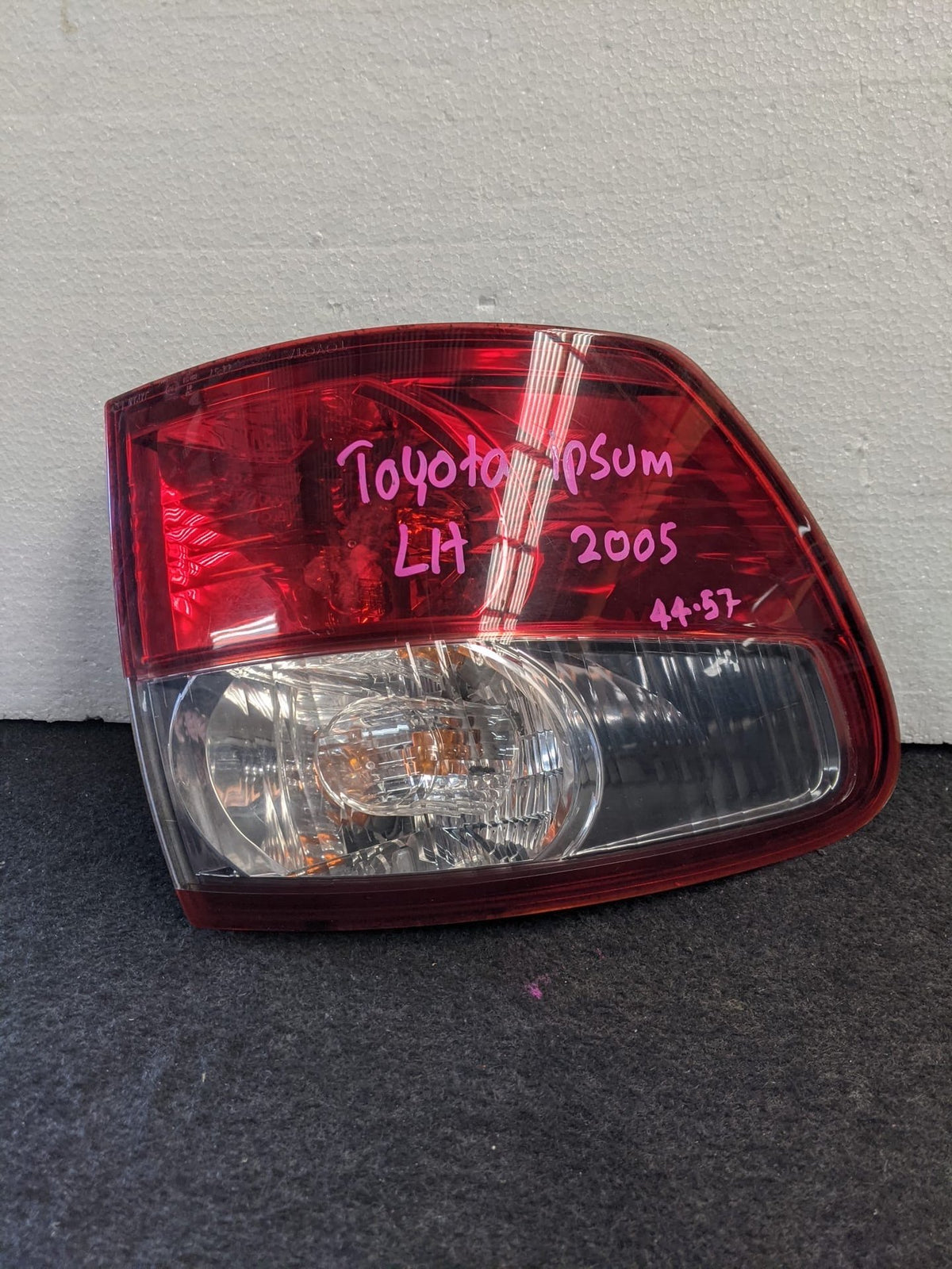 2005 Used Toyota ipsum acm21 - Left Taillight PN: F/Lift 44-57 ACM21 Ipsum