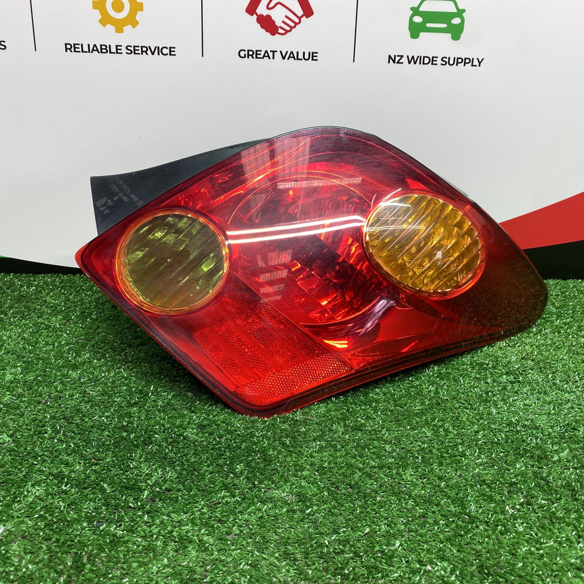 2004 Used Toyota Ist - Right Taillight PN: KOITO 52-056