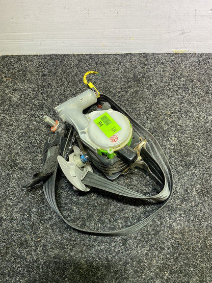 2012 Hyundai i45 - Left Front Seat Belt