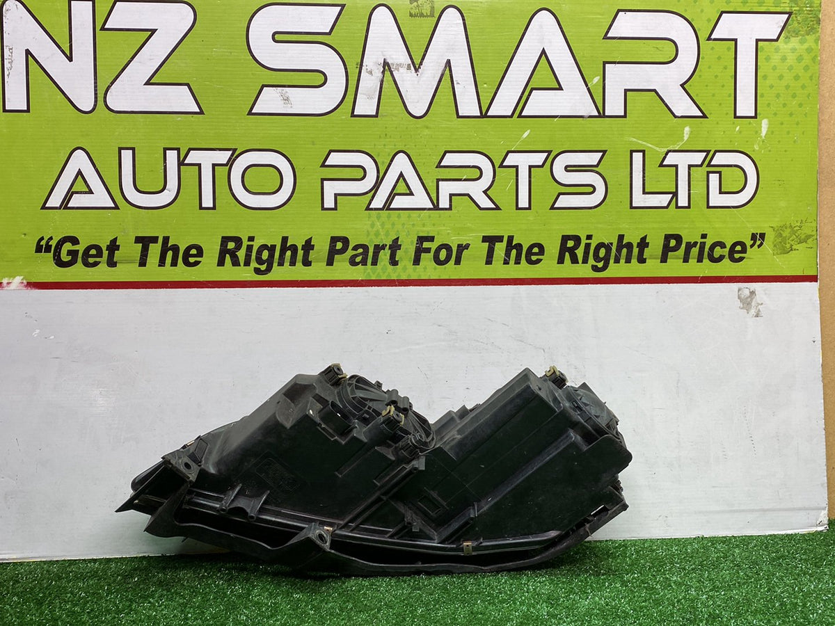 2004 Mazda Atenza - Right Headlight PN: Manual Adjust/ Non Hid/ G22D510K0C