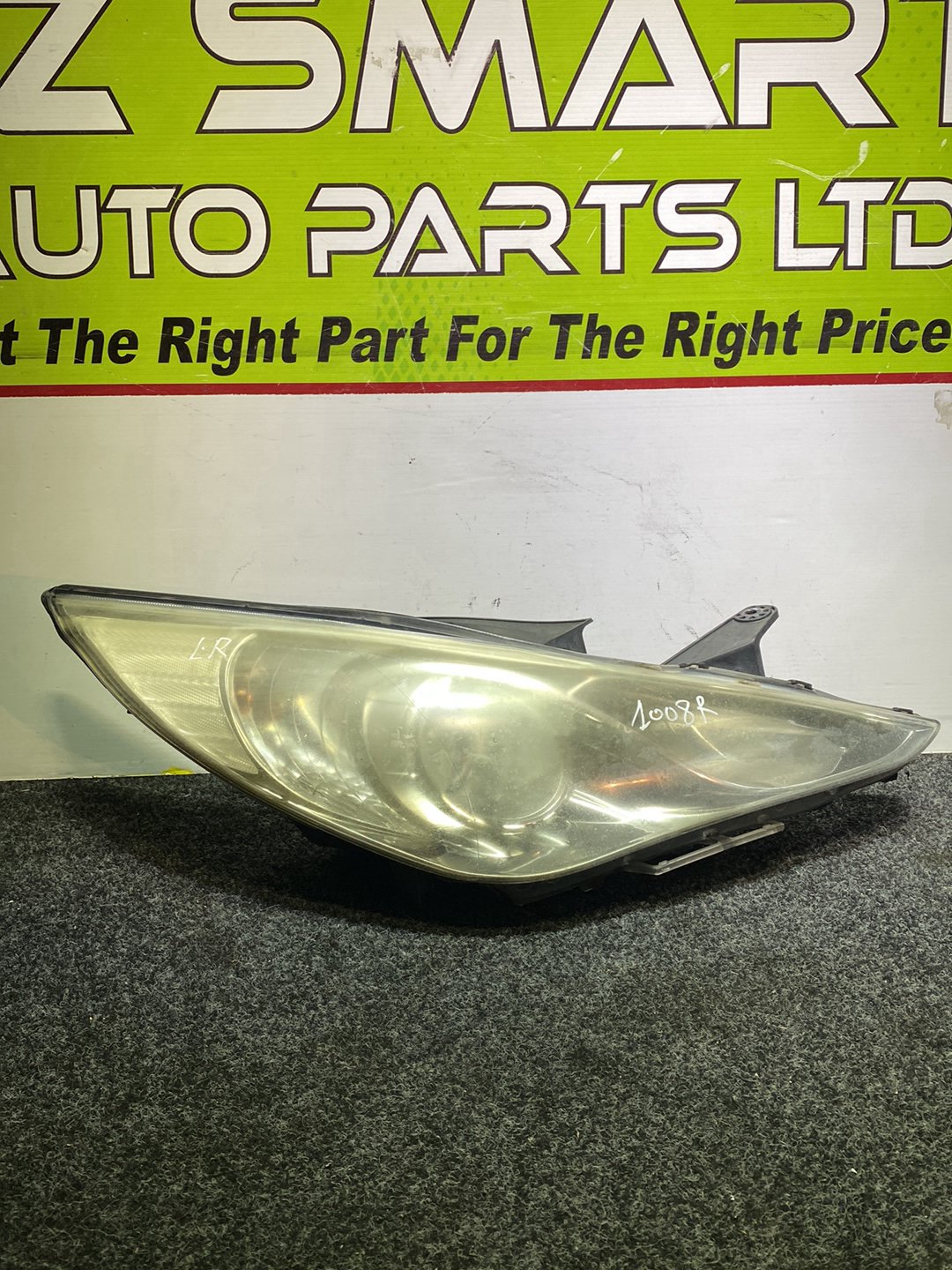 2012 Hyundai i45 - Right Headlight PN: 92102-3S