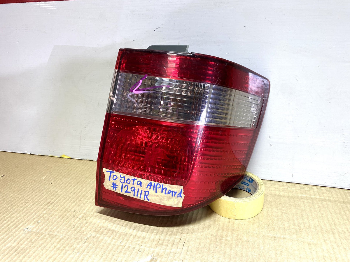 2004 Toyota Alphard - Right Taillight PN: KOITO 58-5/ 8155158020