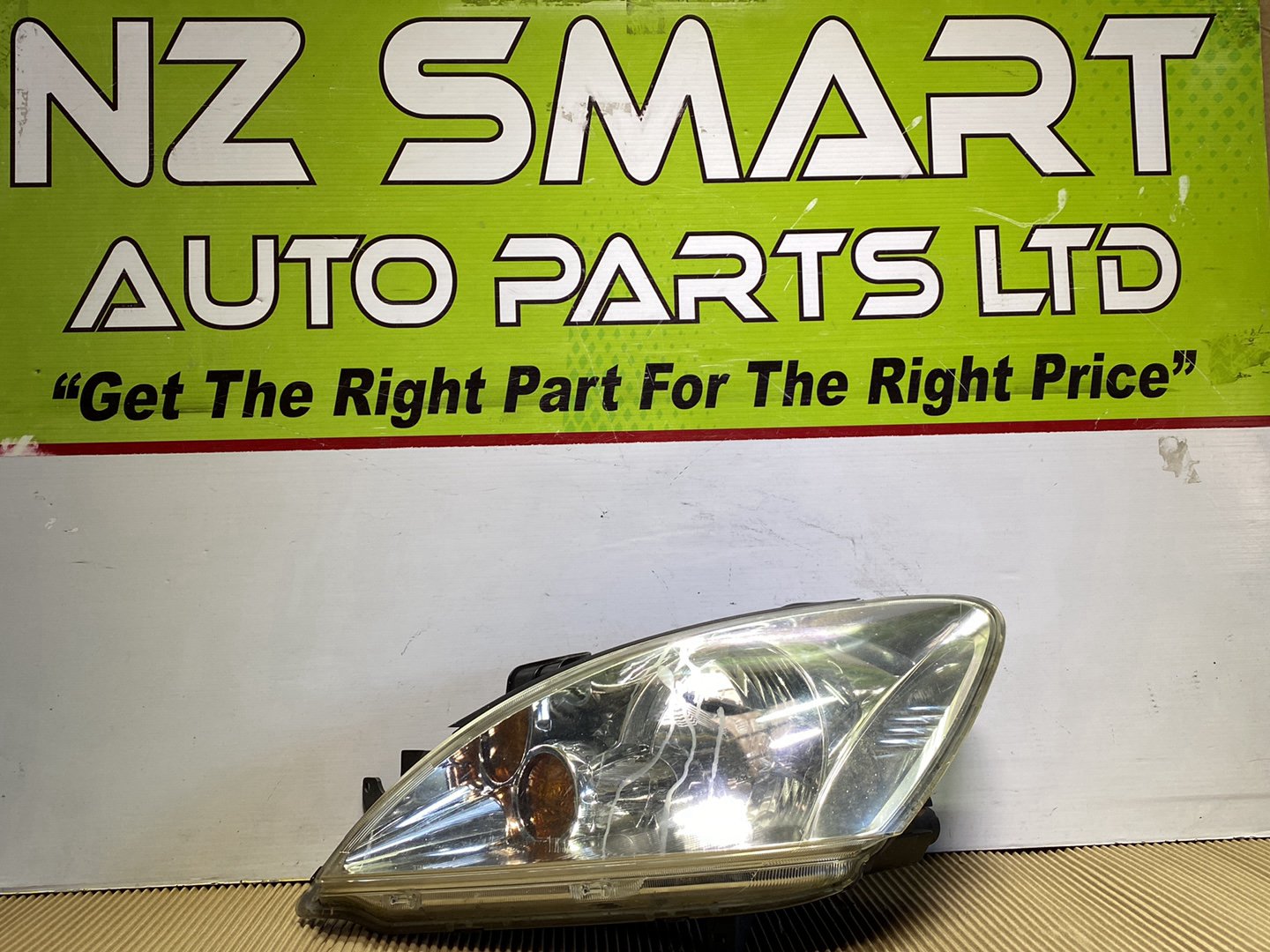2005 Mitsubishi Lancer- Right Headlight PN: STANLEY 907-38200