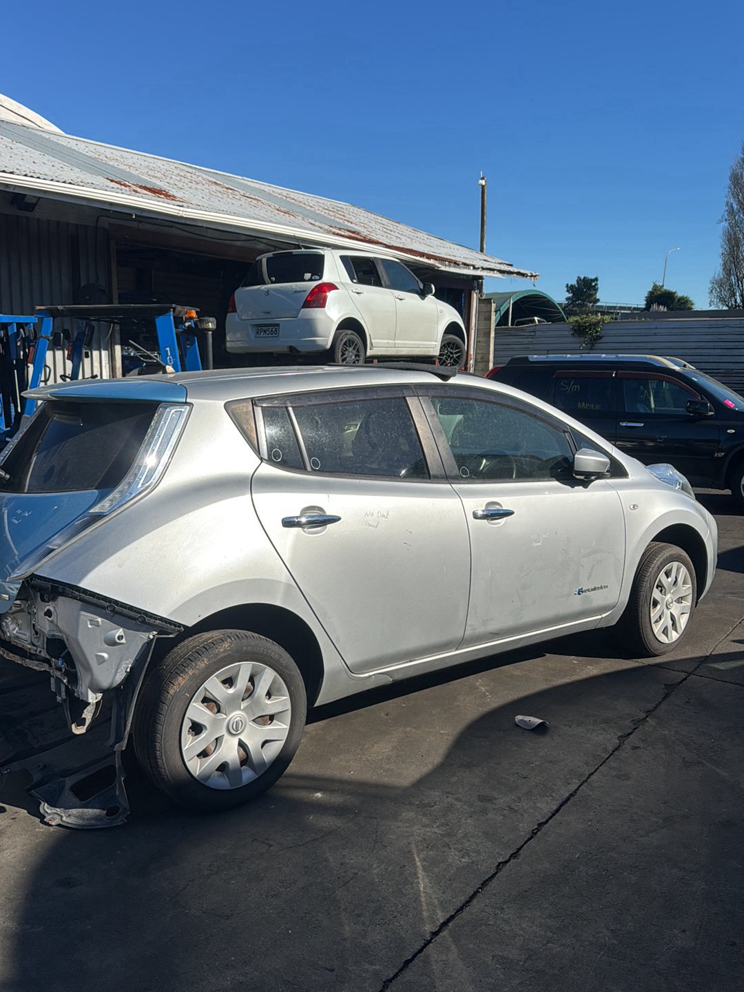 2016 Nissan Leaf  Dismantling For Parts