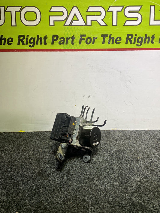 2010 Mazda Axela BLEFW - ABS Pump