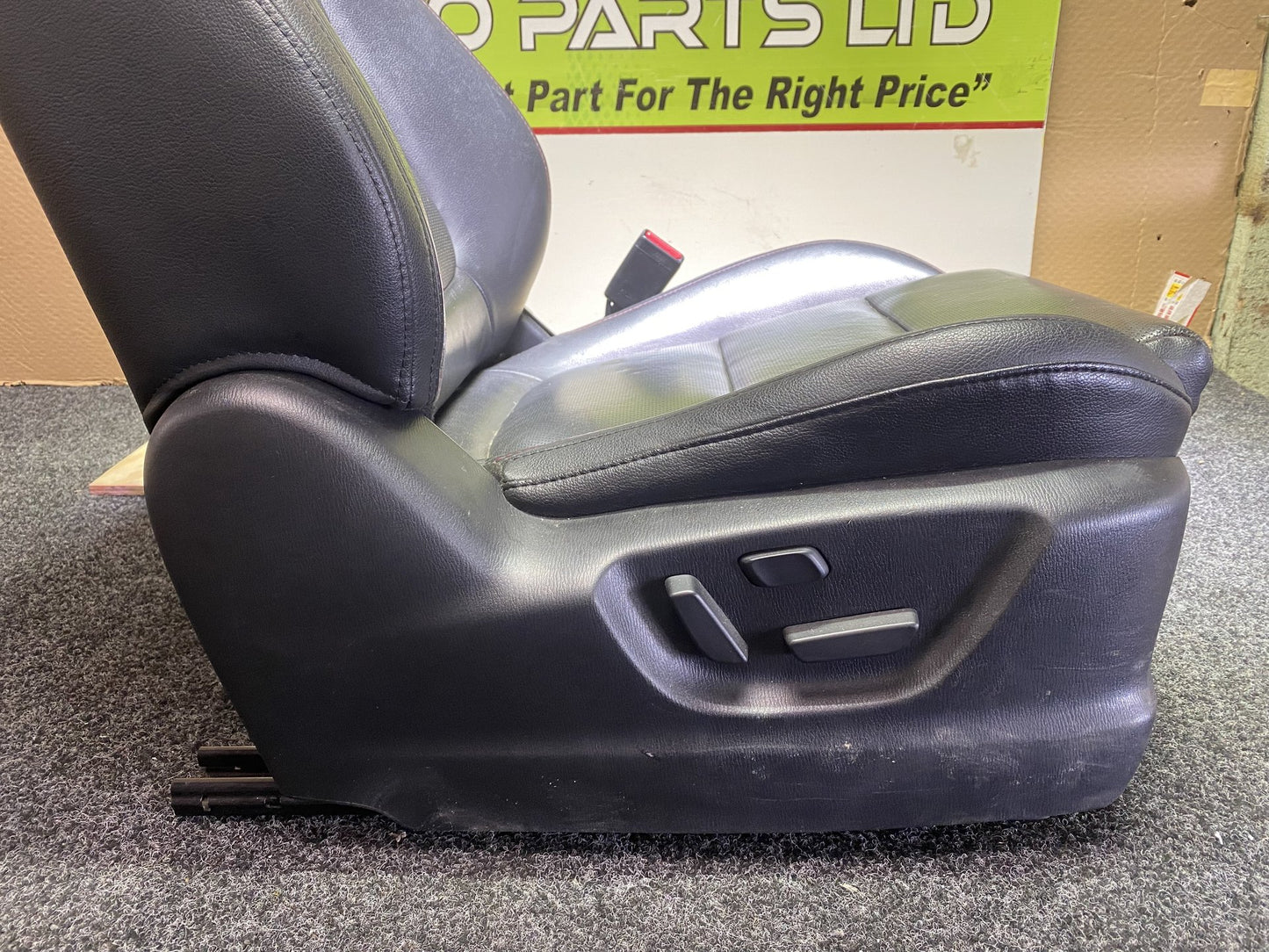 2013 Mazda CX-5 KE2AW - Right Front Seat