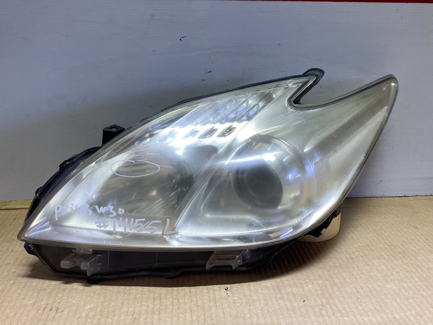 2012 Used Toyota Prius ZVW30 - Left Headlight PN: HCHR-730