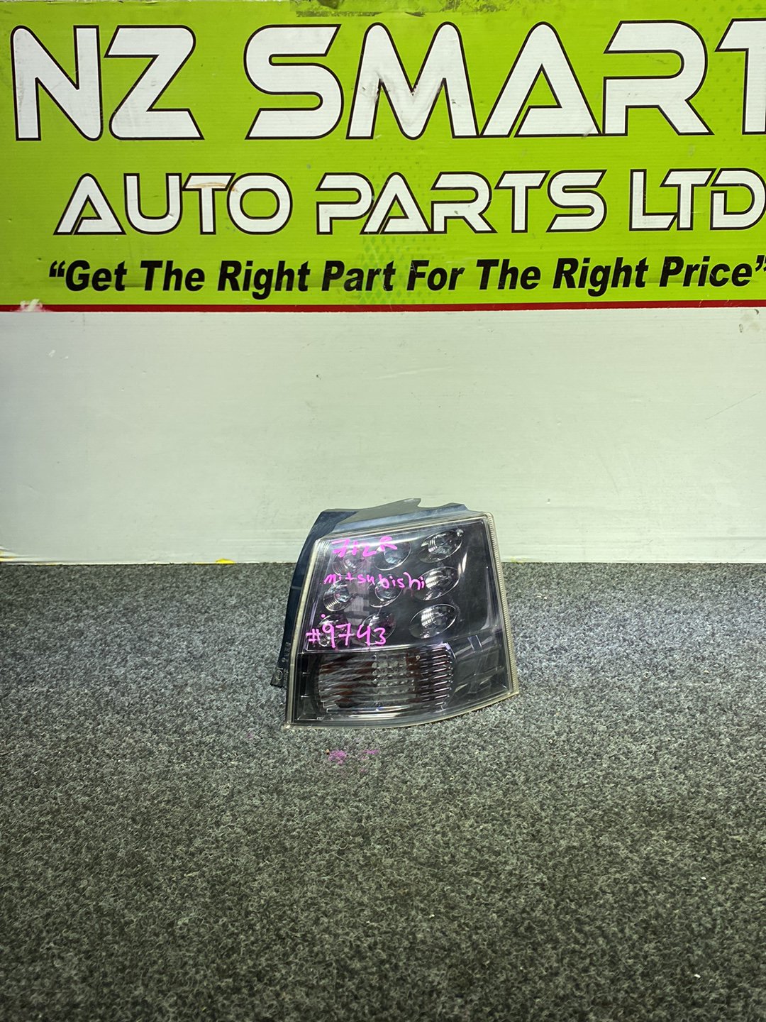 2007 Mitsubishi Outlander CW5W - Right Taillight