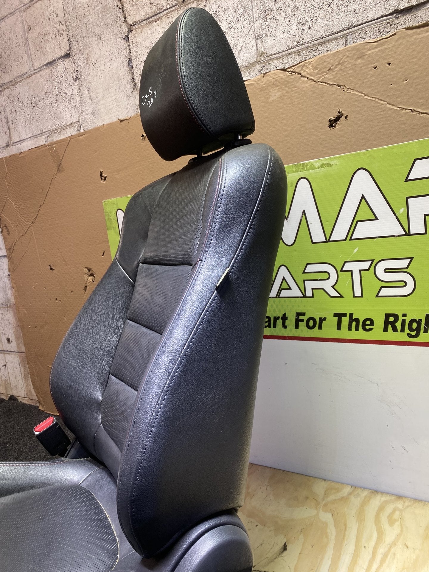 2013 Mazda CX-5 KE2AW - Left Front Seat