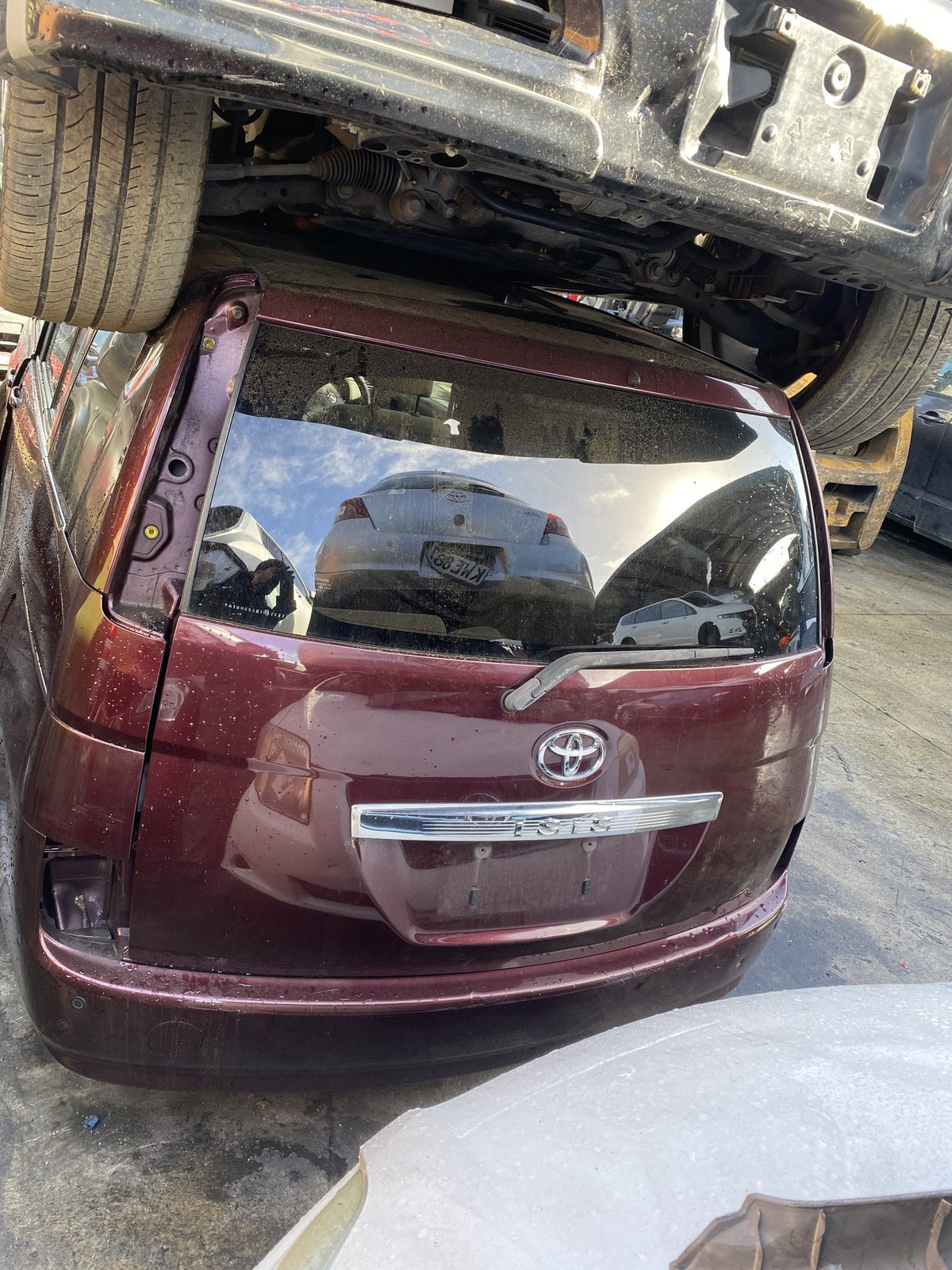 2005 Toyota Isis ZNM10 Dismantling For Parts