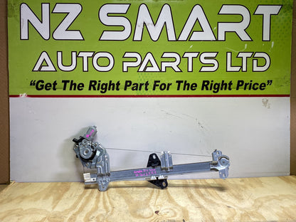 2010 Honda Fit GE6 - Right Front Window Regulator/Motor