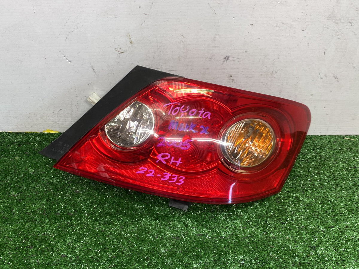 2005 Used Toyota Mark X - Right Taillight PN: 22-333