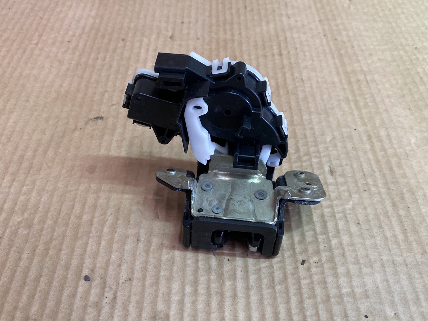 2013 Mazda Premacy CWFFW - Tailgate Lock Actuator