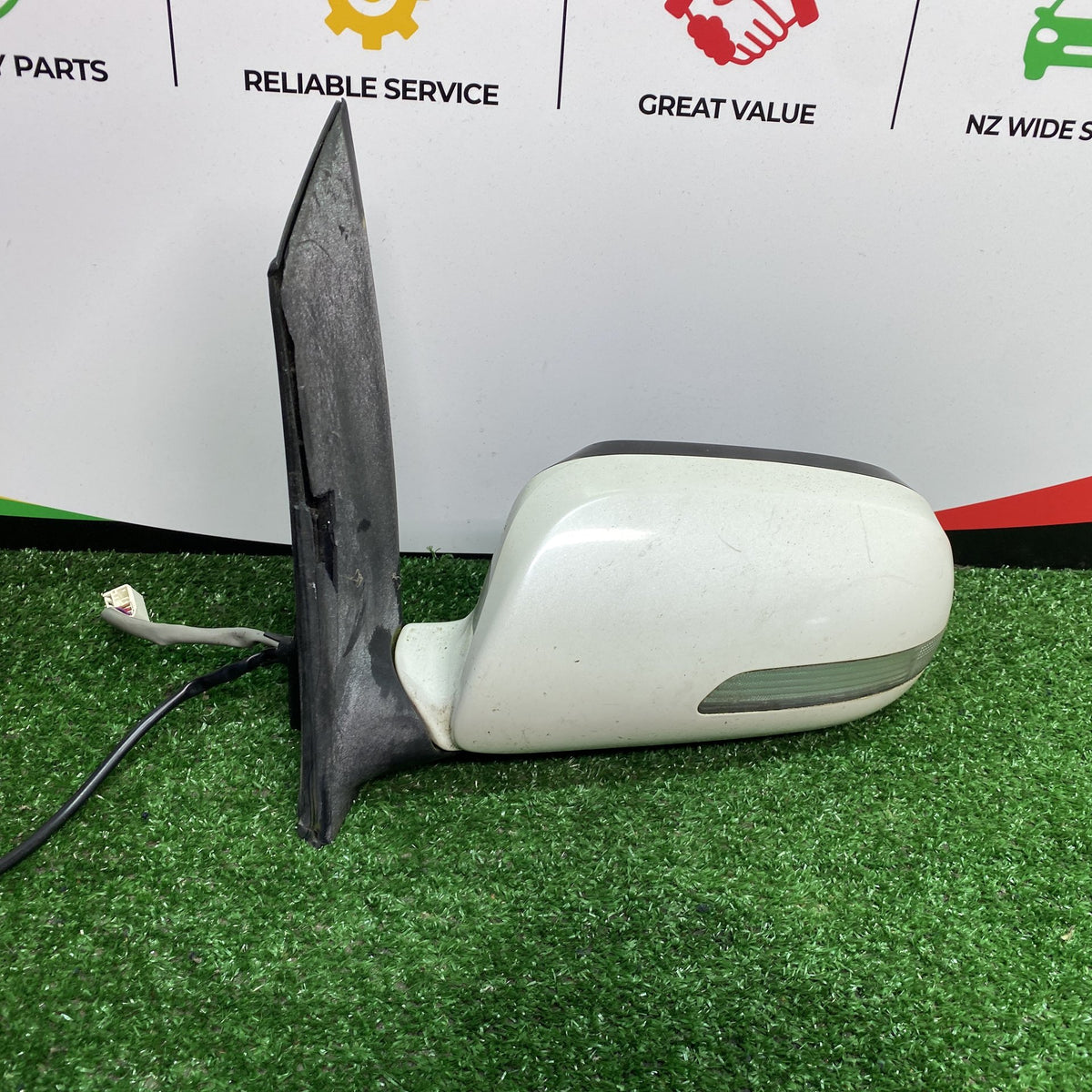 2006 Used Toyota Wish - Left Door Mirror PN: 2 Wires