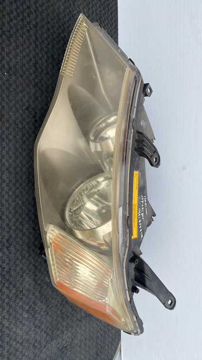 2008 Mitsubishi Outlander - Left Headlight