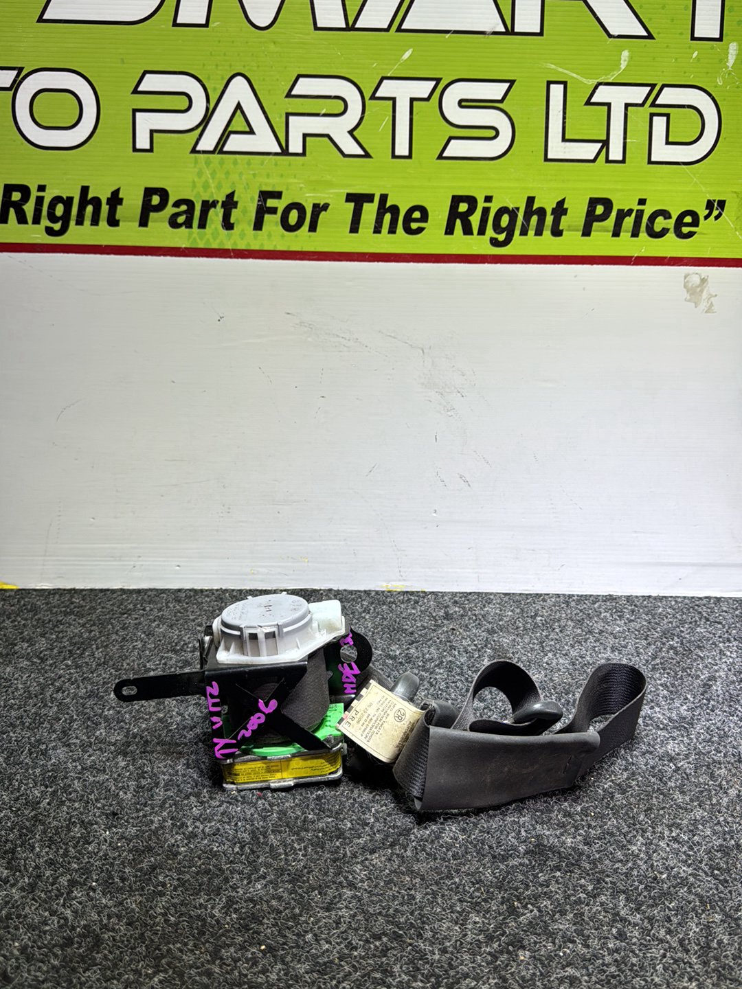 2006 Toyota Vitz- Right Front Seat Belt PN: Model No TK-AF2-EF682-P