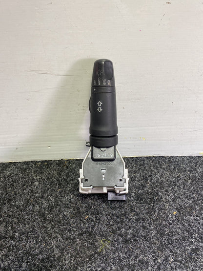 2006 Nissan Wingroad - Indicator Stalk