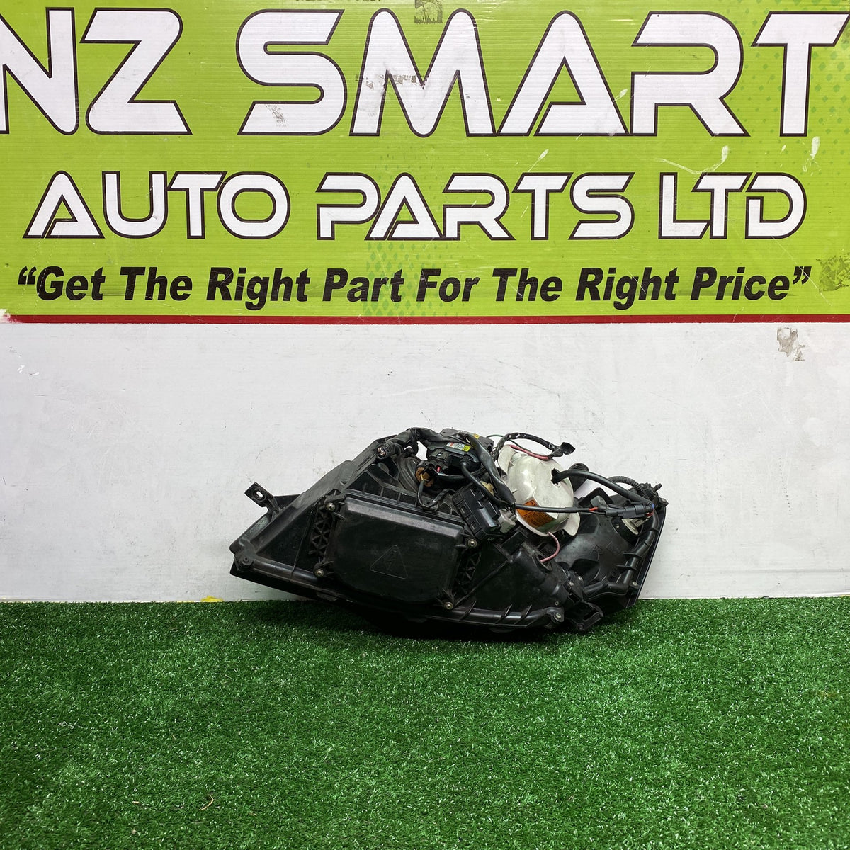 2005 Subaru Legacy BPE - Right Headlight PN: 84990AG420