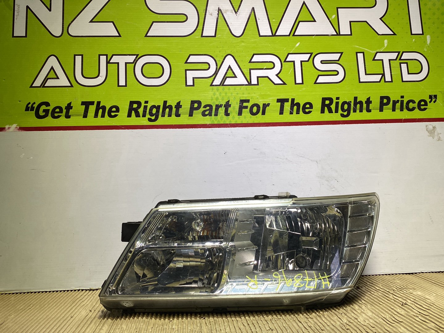 2009 Dodge Journey- Left Headlight PN: see photos