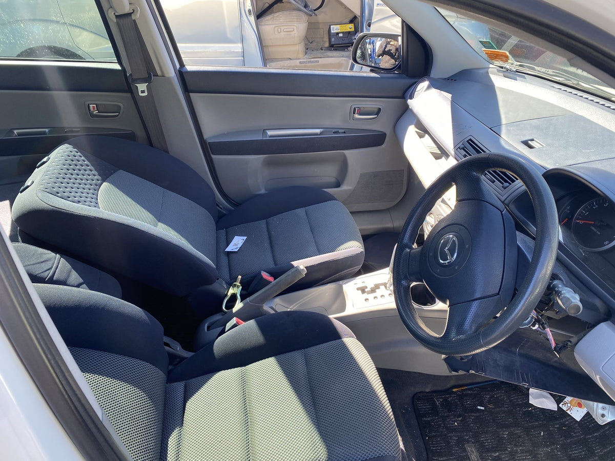 2003 Mazda Demio DY5W  Dismantling For Parts