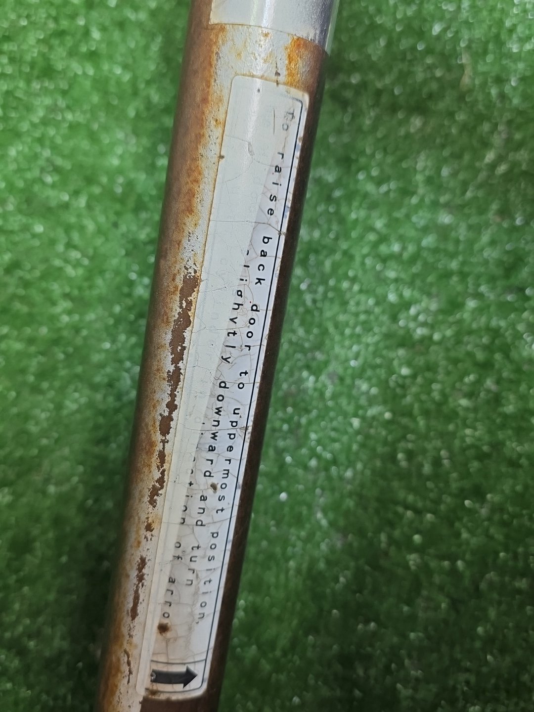 1990 Used Toyota Corolla RZH102-8000415 - Left Tailgate Strut PN: