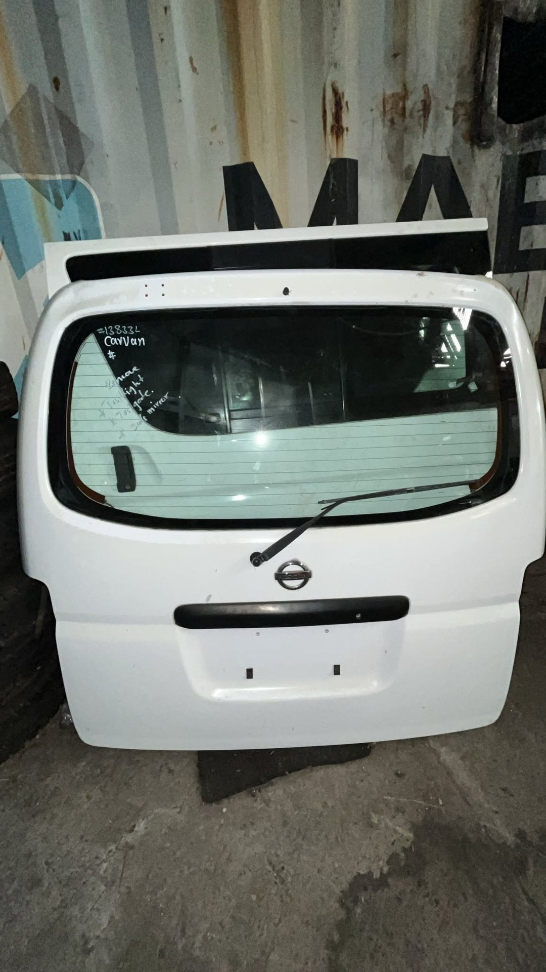 2006 Nissan Caravan - Tailgate