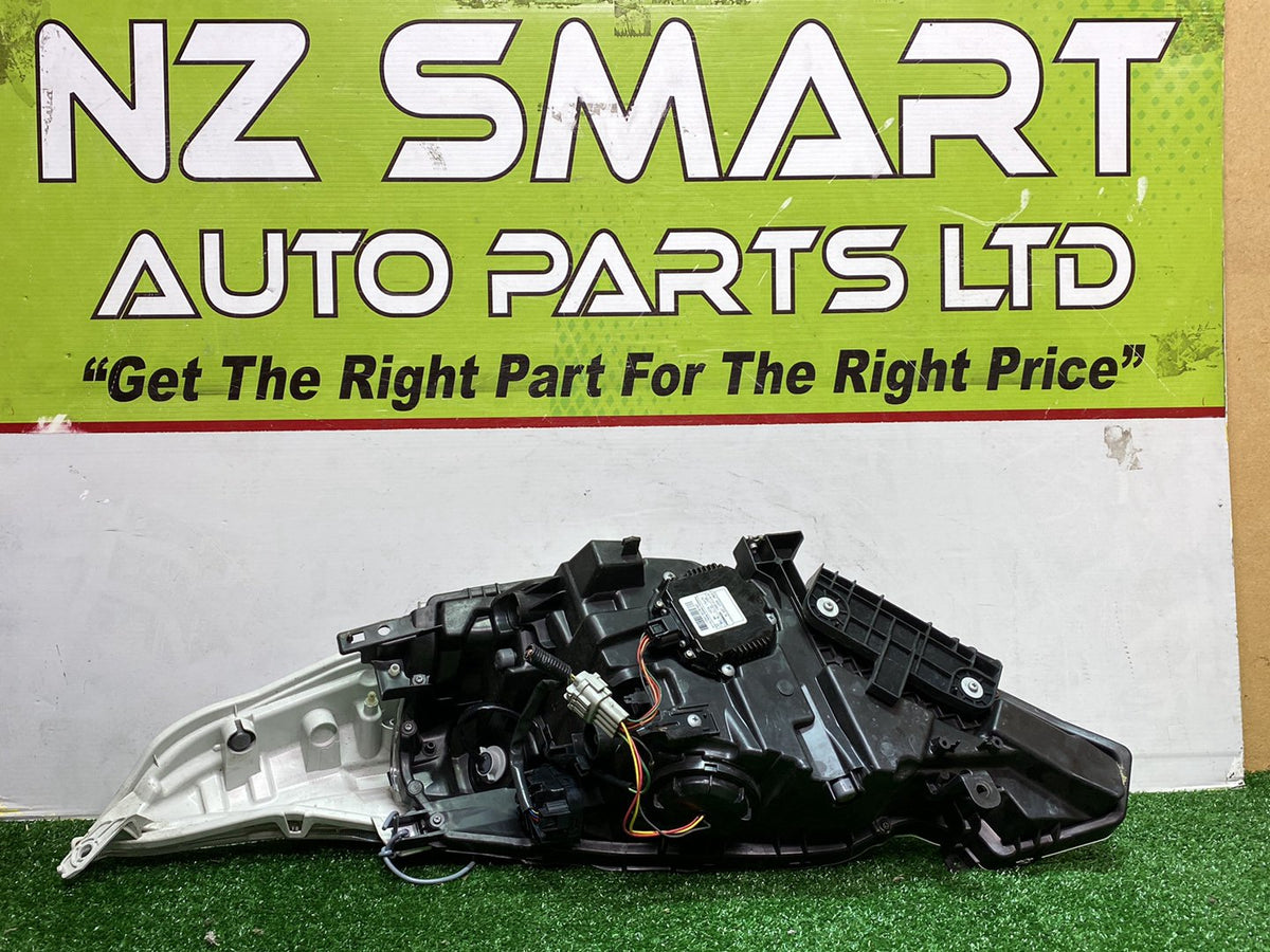 2012 Nissan Leaf ZE0 - Right Headlight PN:
