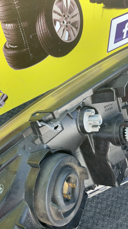 2001 Honda Integra- Right Headlight PN: