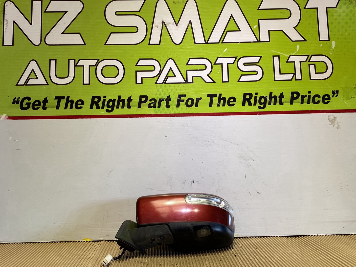 2007 Mazda MPV- Left Door Mirror PN: 2 plugs and 11 wires