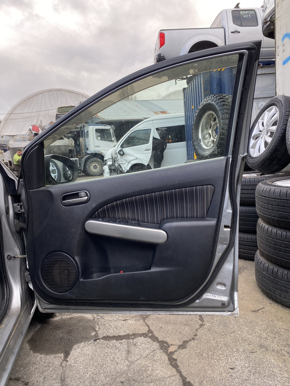 2005 Mazda Demio Dismantling For Parts