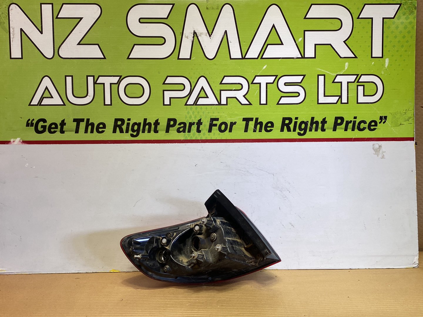 2012 Hyundai Santa Fe- Right Taillight PN: