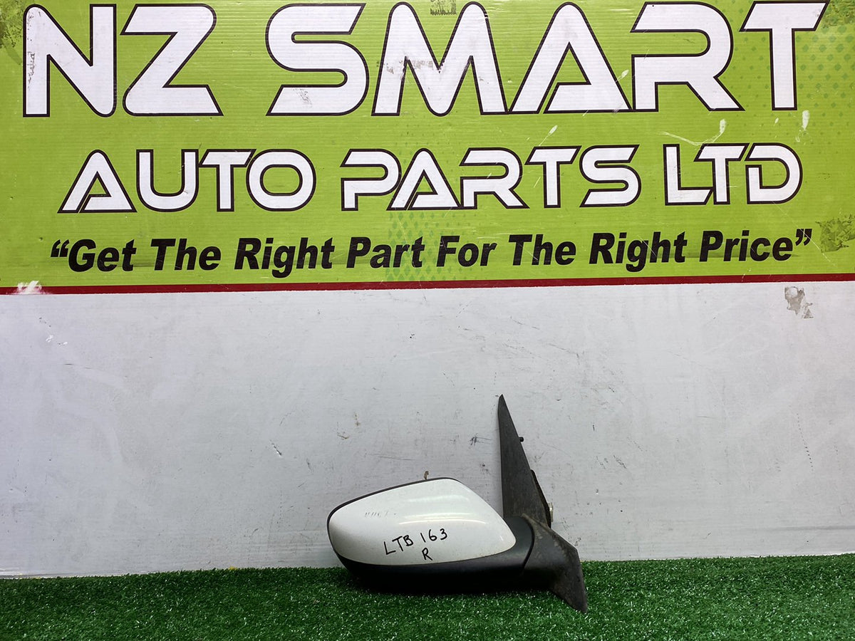 2007 Mazda Verisa - Right Door Mirror PN: 5 wires