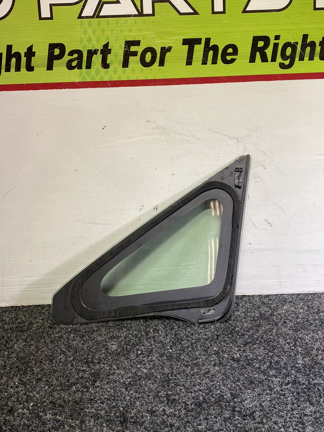 2008 Honda Airwave GJ1 - Right Front Quarter Door Glass PN: Tint Number M2H3