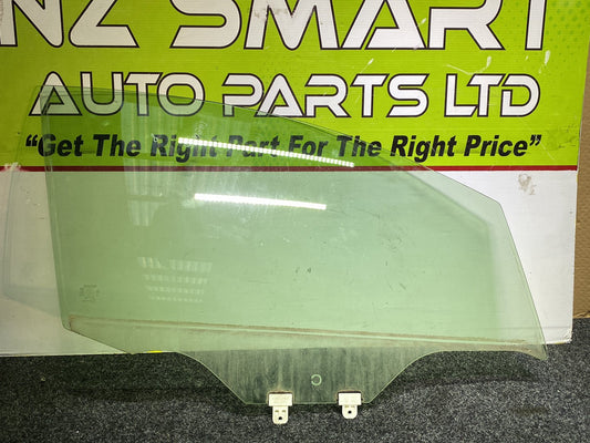 2012 Nissan Leaf - Right Front Door Glass PN: Tint Number M308